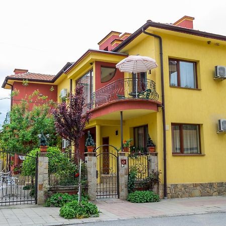 Family Hotel Kavrakovi Pavel Banya Εξωτερικό φωτογραφία