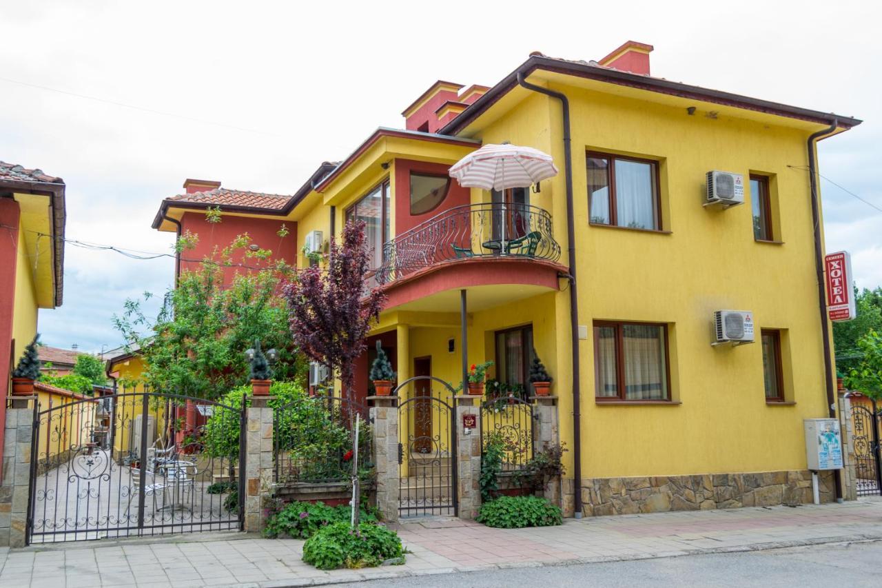 Family Hotel Kavrakovi Pavel Banya Εξωτερικό φωτογραφία