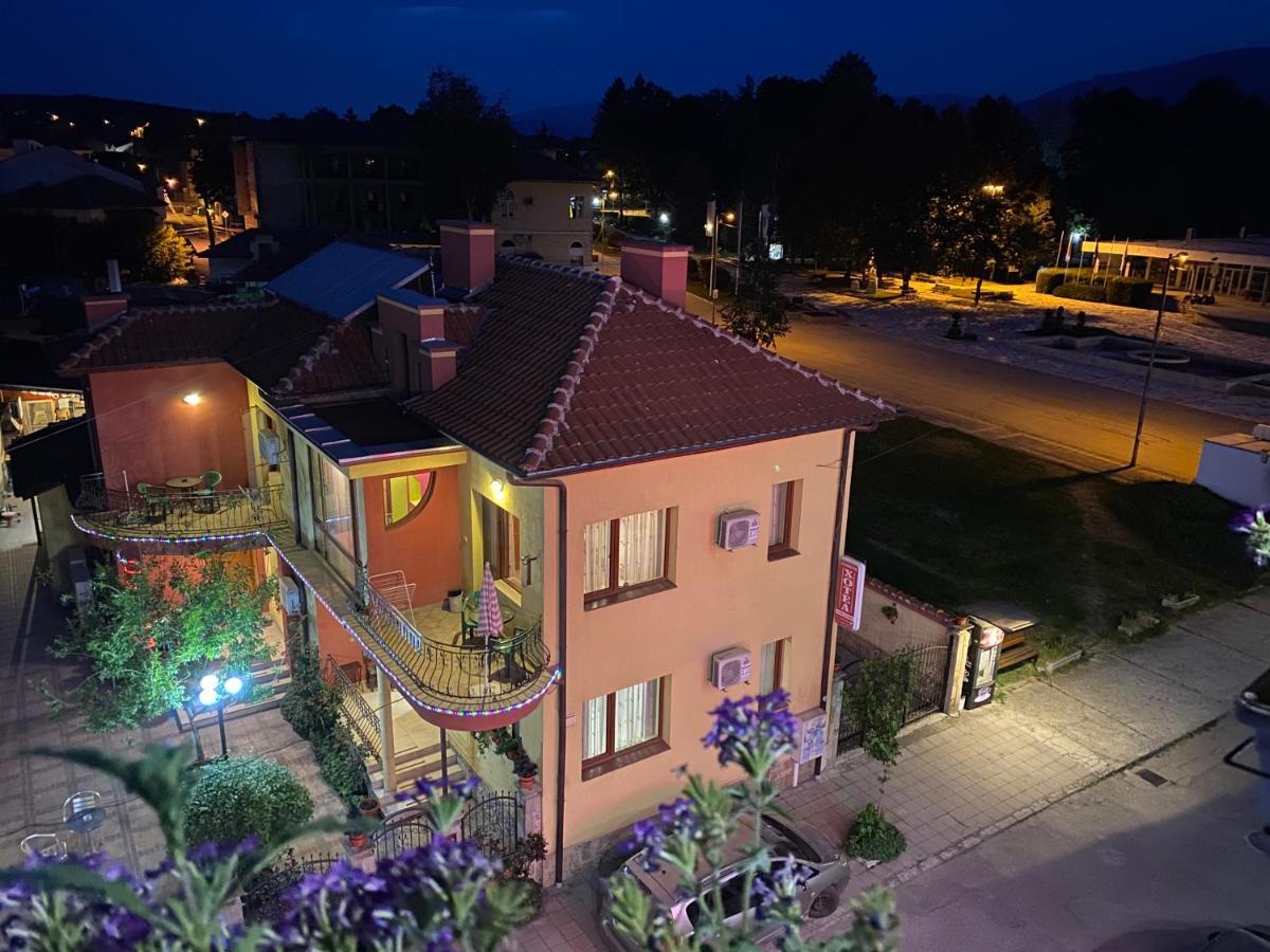 Family Hotel Kavrakovi Pavel Banya Εξωτερικό φωτογραφία