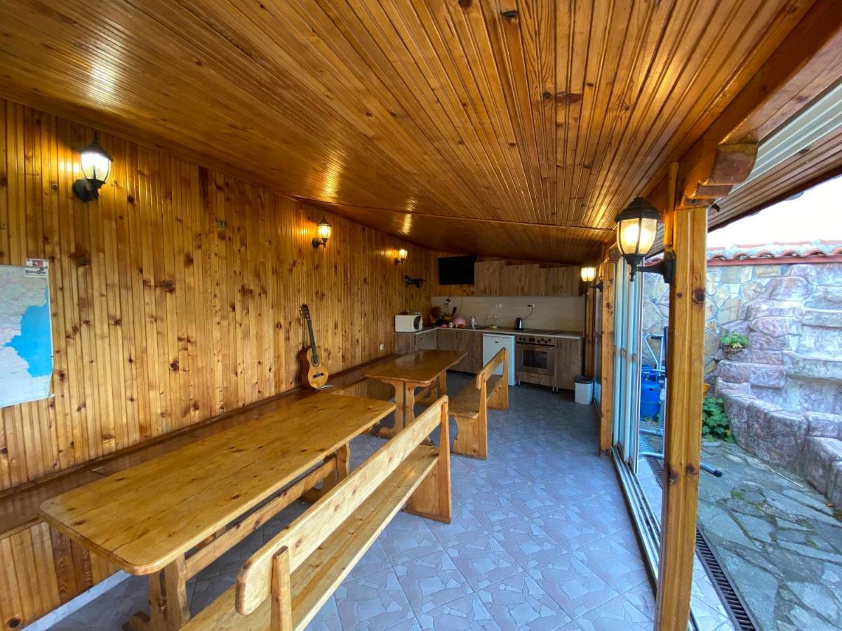Family Hotel Kavrakovi Pavel Banya Εξωτερικό φωτογραφία