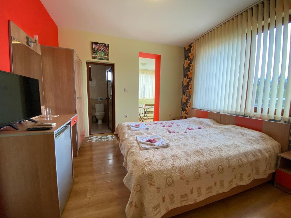 Family Hotel Kavrakovi Pavel Banya Εξωτερικό φωτογραφία