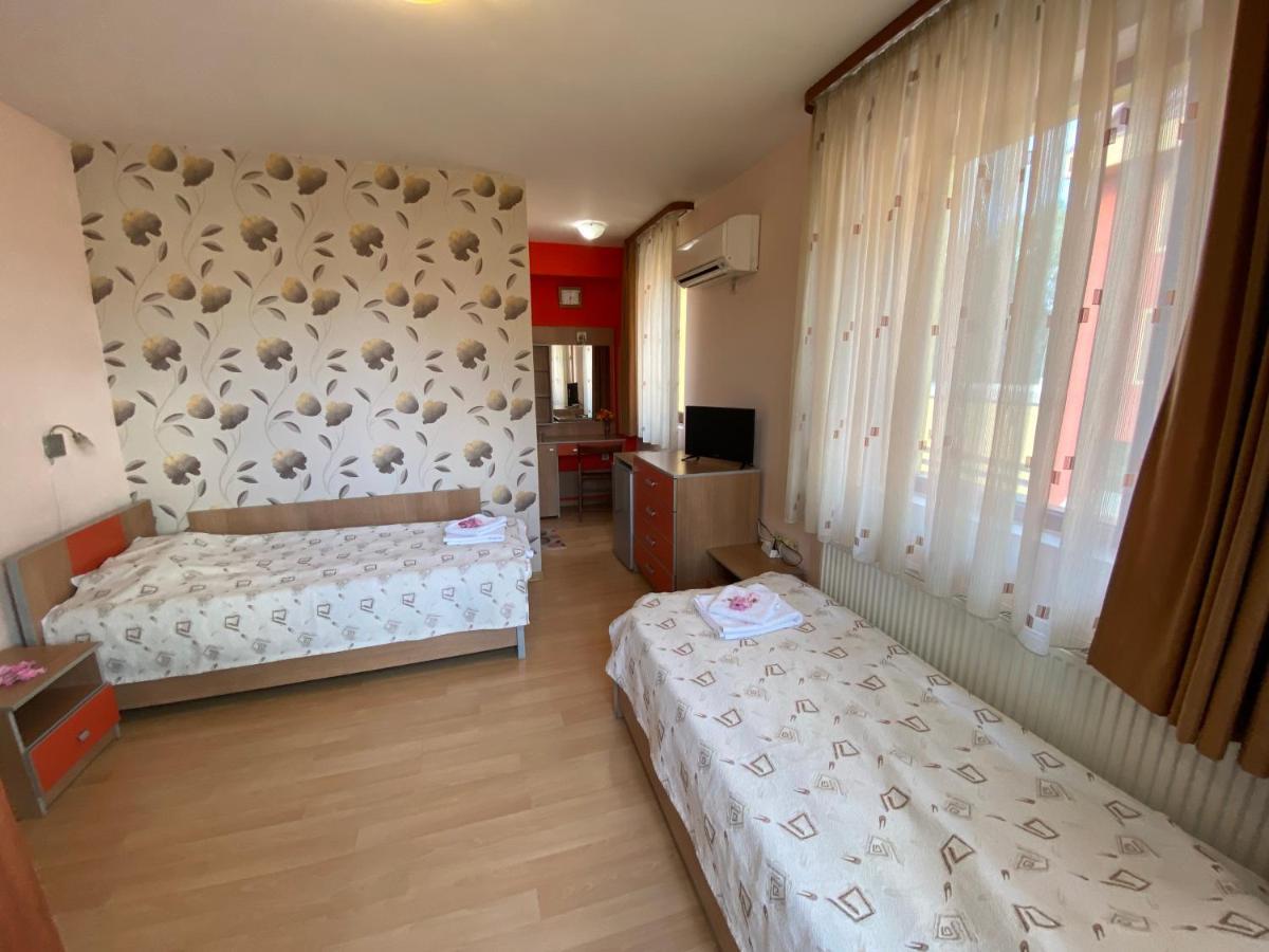 Family Hotel Kavrakovi Pavel Banya Εξωτερικό φωτογραφία