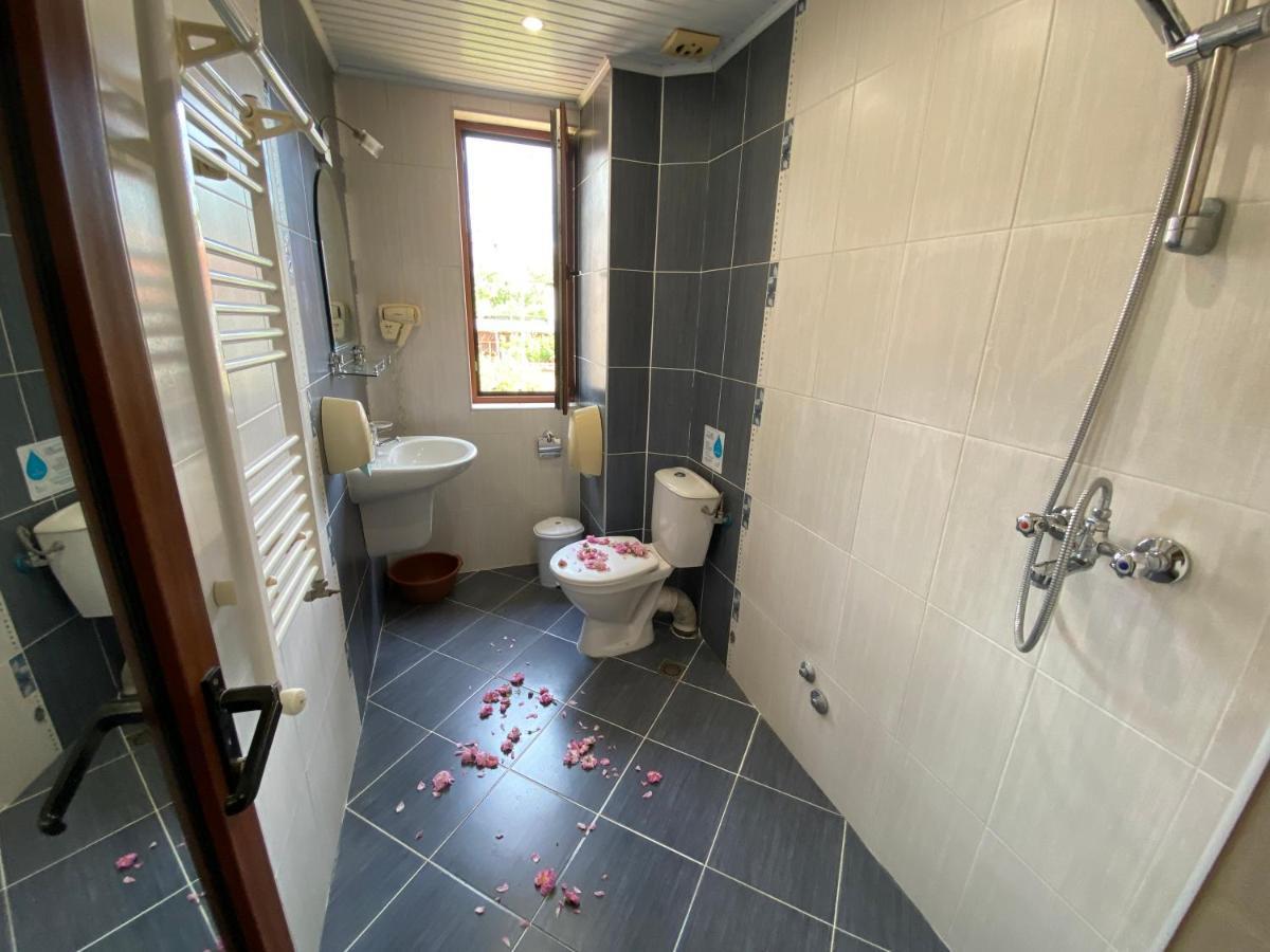 Family Hotel Kavrakovi Pavel Banya Εξωτερικό φωτογραφία